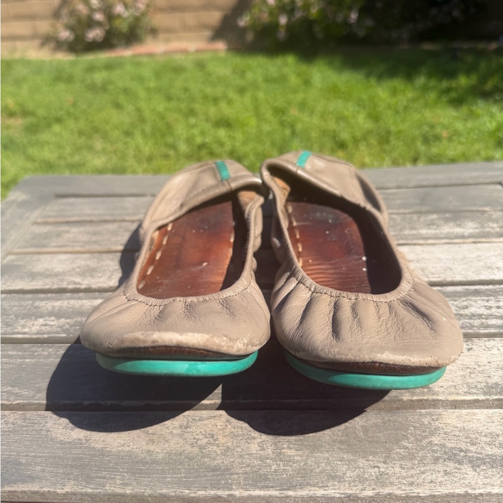 Tieks Taupe Leather Ballet Flats with Teal Accents
